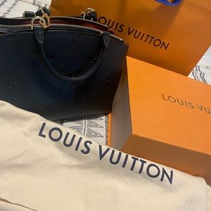 Authentic Petit palais LV